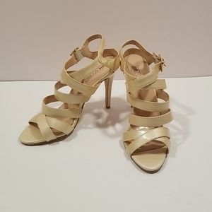 VIA ACCENTI Cream Strappy Shoes
